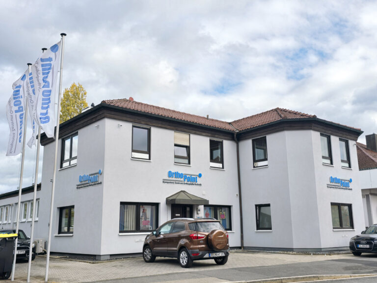 Außenansicht der Zentrale OrthoPoint in Erlangen
